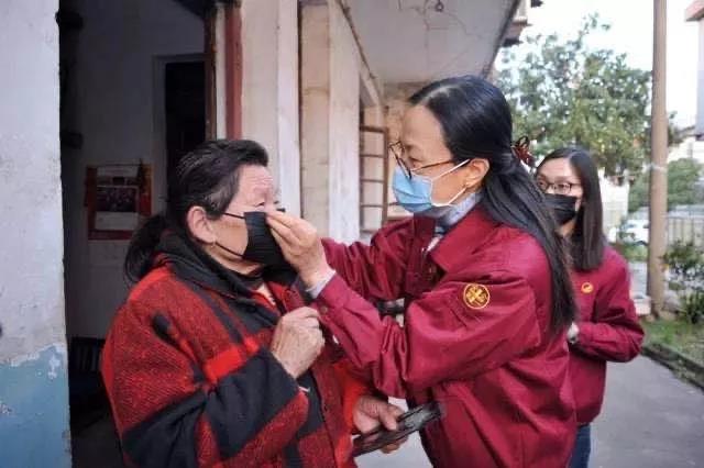 一线战疫 当好群众“娘家人”